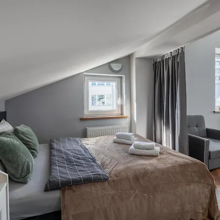 Close-golden - Mar 3