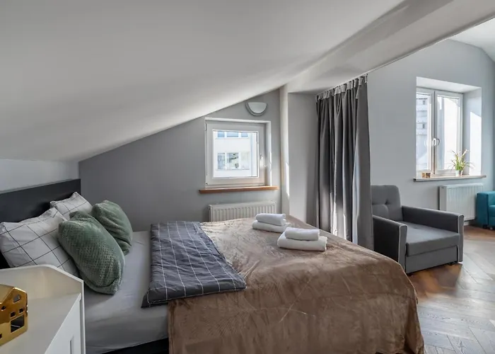 Close-golden - Mar 3