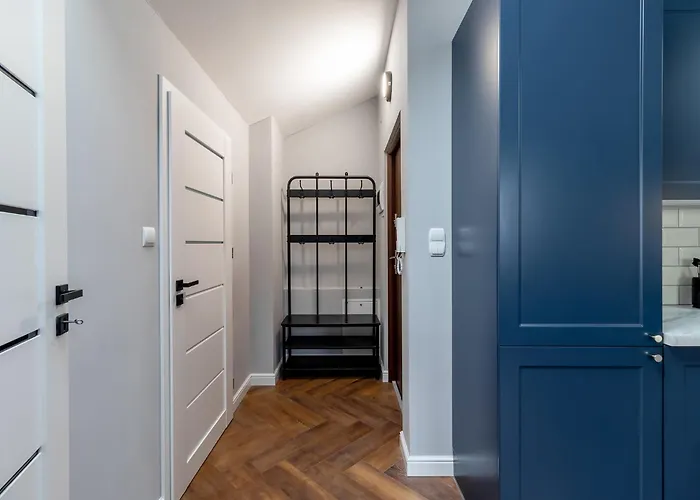 Close-golden - Mar 3