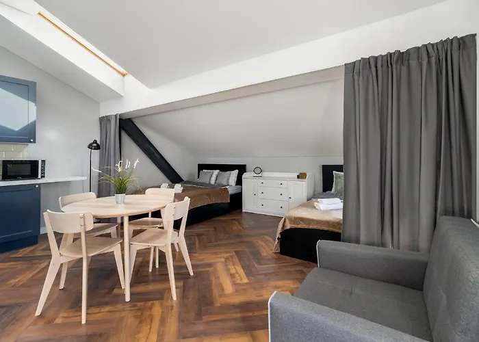 Close-golden - Mar 3 *